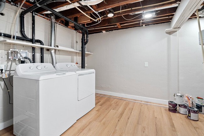 Building Photo - Spacious 4-Bedroom Home in South Capitol O...
