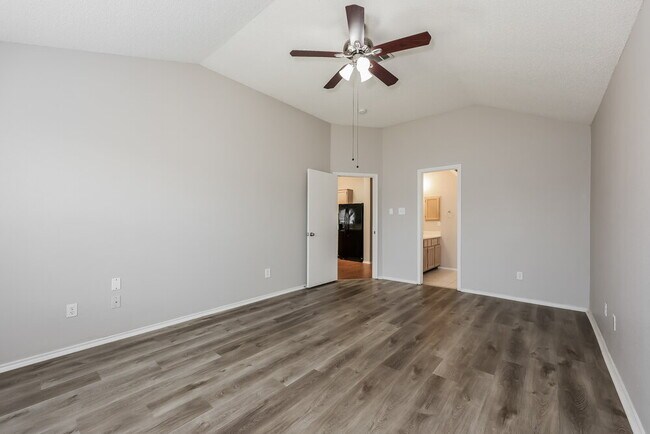 Building Photo - 665 Beatty Dr