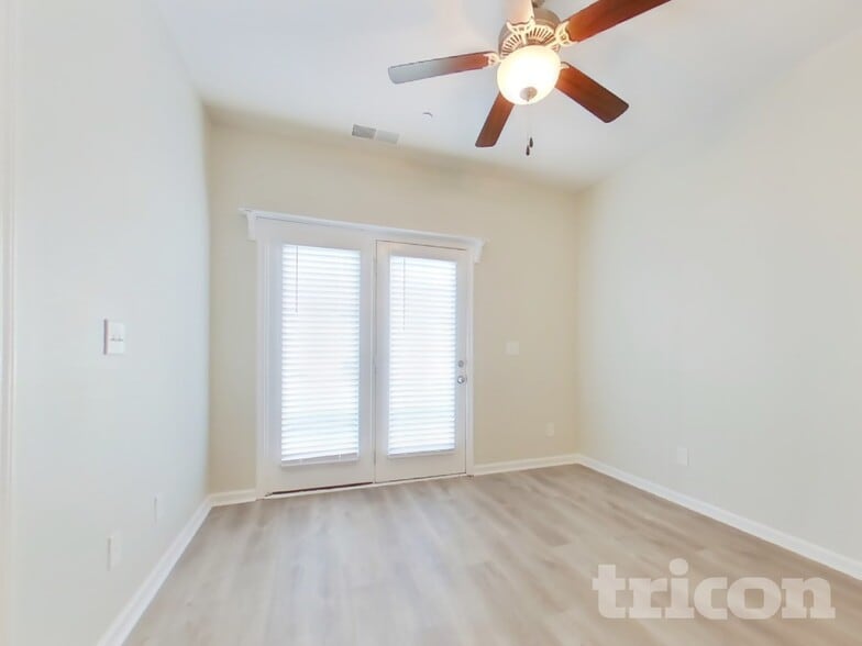 Building Photo - 404 Riverwood Ct