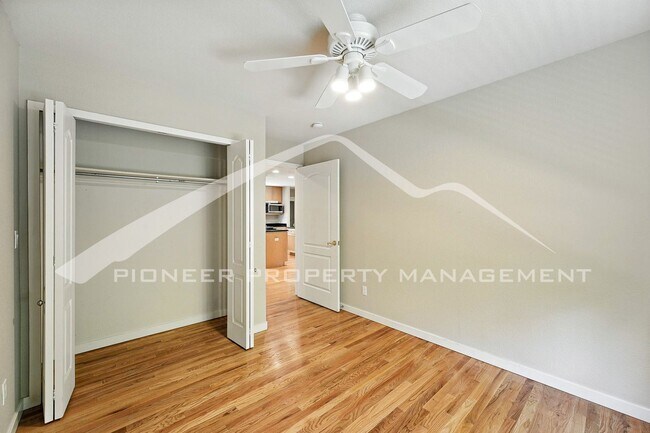 Building Photo - Luxury Meets Location – Impeccable 5BR Hom...
