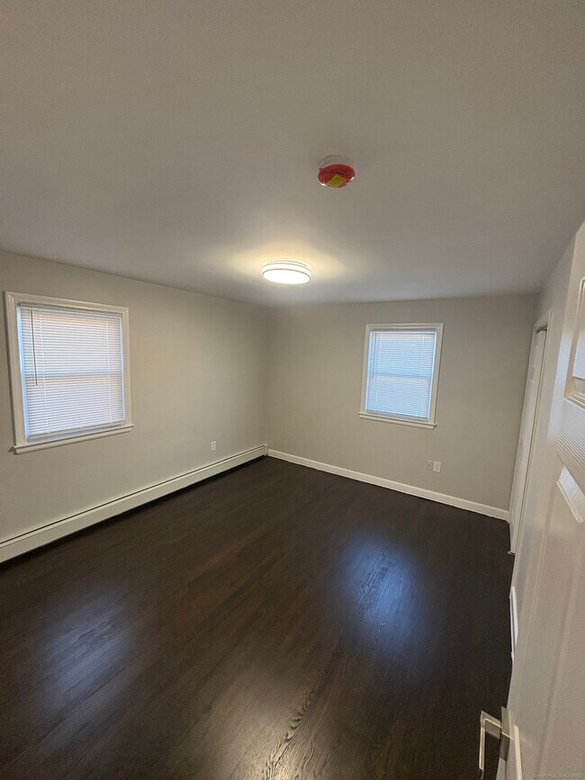 Building Photo - 19 Mill St