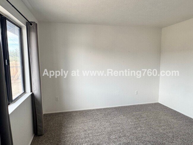 Building Photo - Comfortable 3 Bed 2 Bath Home