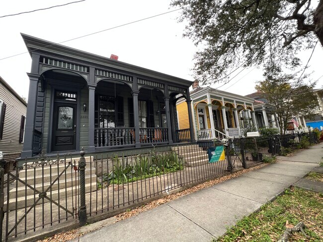 Street View 1 - 5321 Magazine St