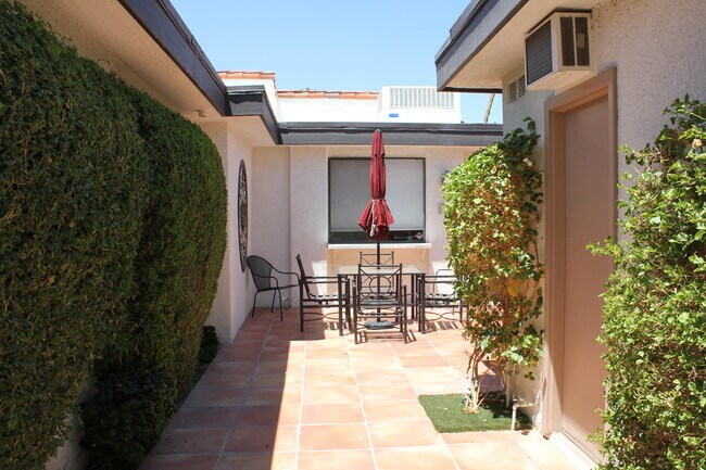 Building Photo - 36 El Toro Dr