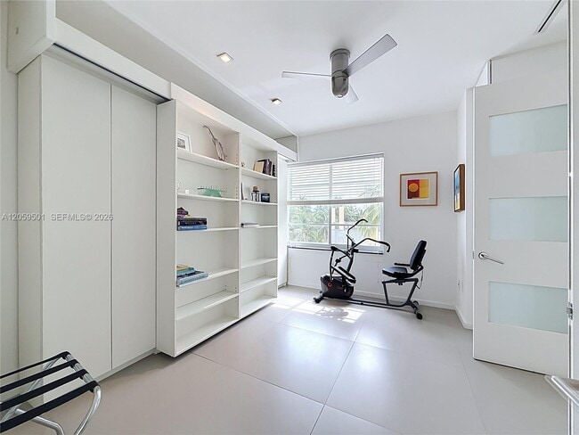 Building Photo - 1460 Ocean Dr