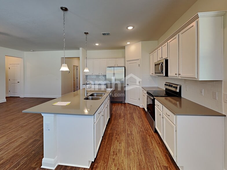Building Photo - 955 Heavenly Dr