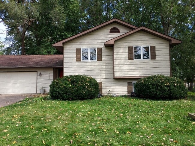 Primary Photo - Nice 4 Bedroom 2 Bathroom house in Hudson