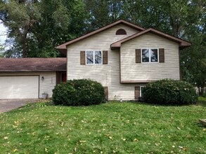 Building Photo - Nice 4 Bedroom 2 Bathroom house in Hudson