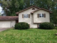 Building Photo - Nice 4 Bedroom 2 Bathroom house in Hudson