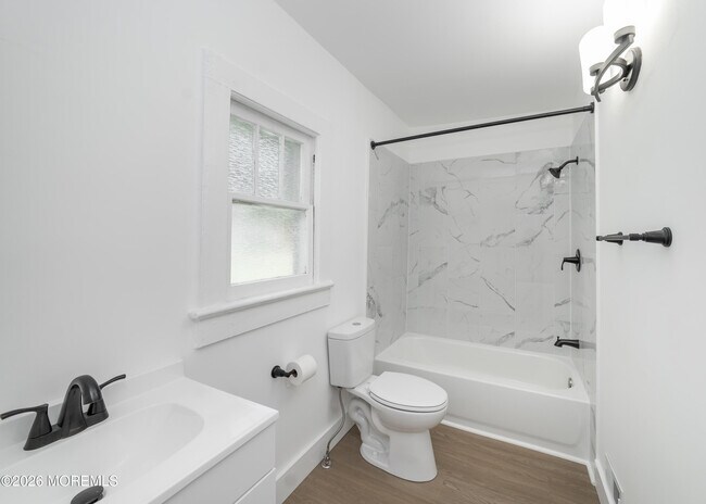 Building Photo - 92 Asbury Ave