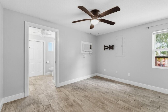 Building Photo - 15509 Casey Rd