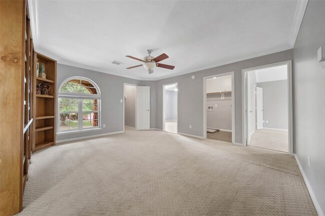 Building Photo - 16731 Creek Trail