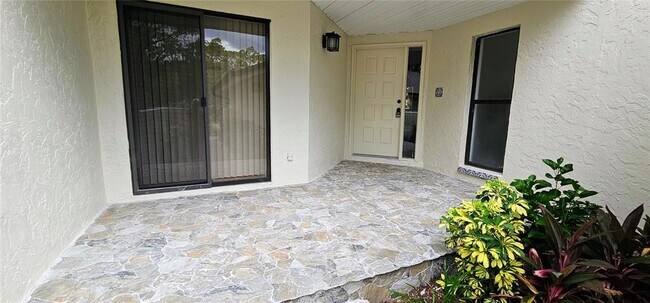 Building Photo - 5220 Landings Blvd