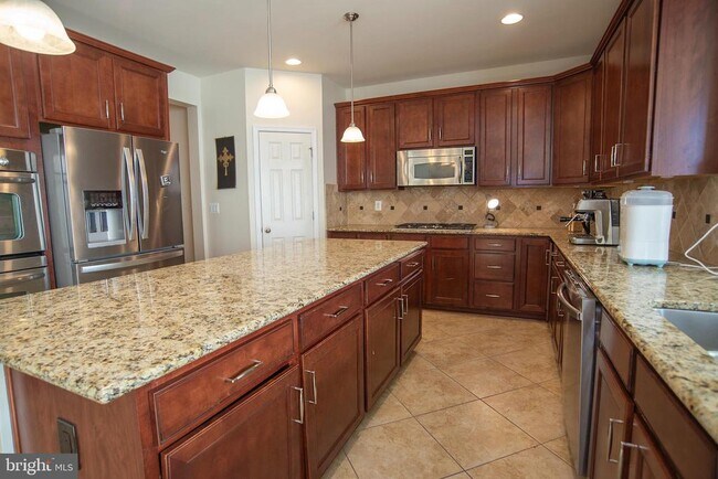 Building Photo - 20 Aster Ln