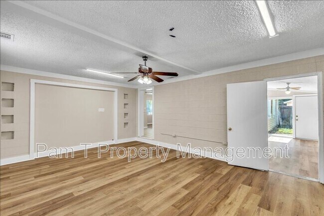 Building Photo - 9159 Ferguson Ave