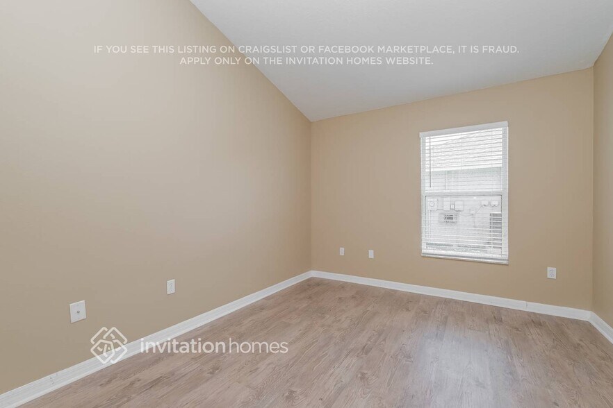 Building Photo - 11001 Whitecap Dr