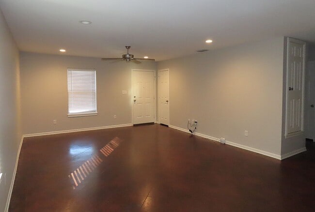 Building Photo - Updated 2 Bedroom, 1 Bath Duplex in Whiteh...