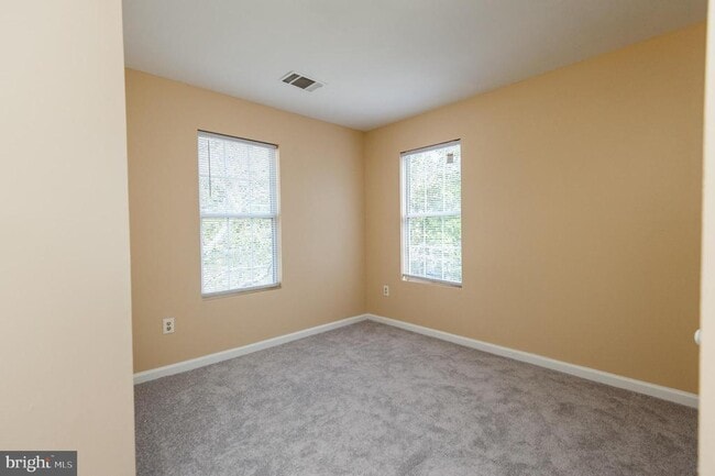 Building Photo - 10749 Kitchener Ct