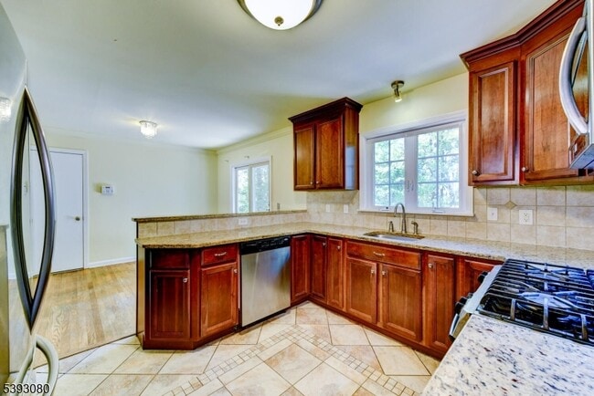 Building Photo - 109 Edgewood Dr