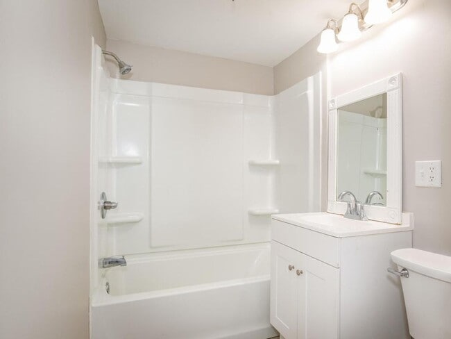 Building Photo - 3 Bedroom Home in Aliquippa