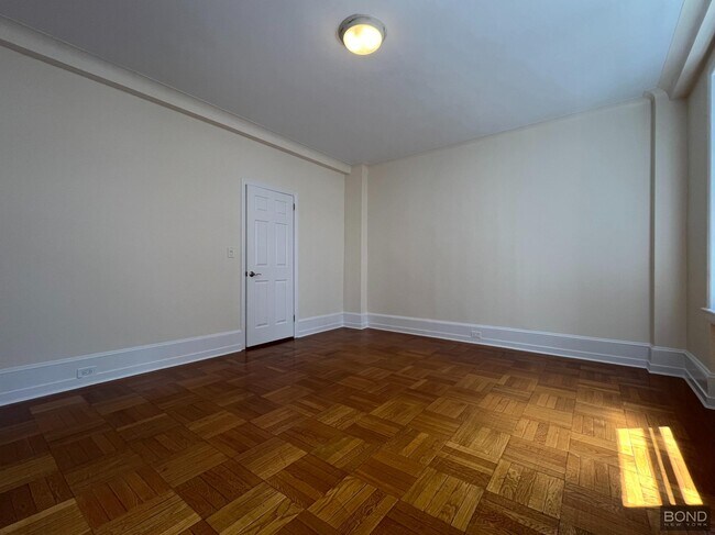 Building Photo - 55 W 55th St