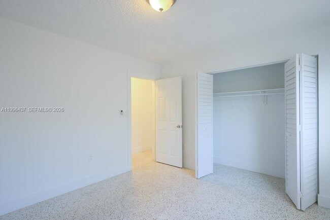 Building Photo - 3050 NW 21st Ave