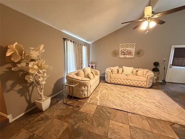 Building Photo - 2022 Creek Valley Ln