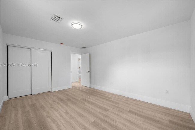 Building Photo - 4746 NW 10th Ave