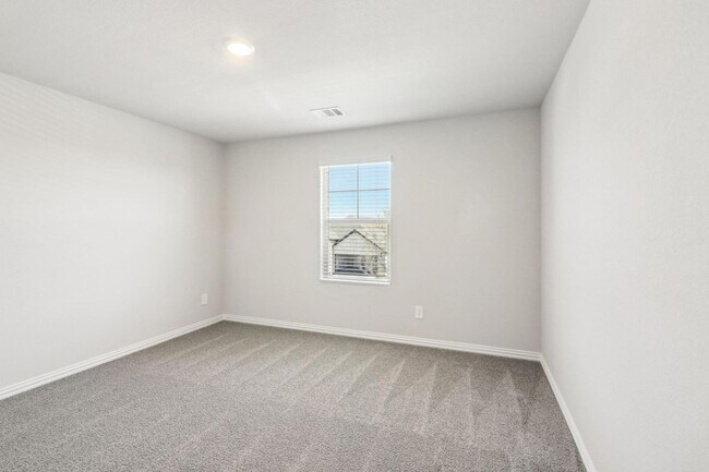 Building Photo - 709 Tidal Dr