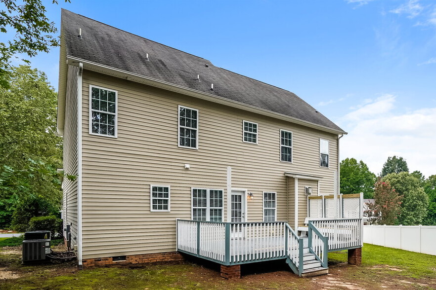 Building Photo - 221 Worthington Ct