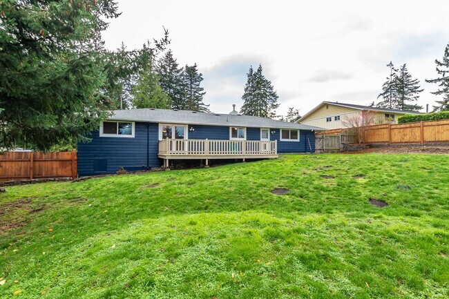 Building Photo - Beautifully Updated 3-Bedroom Home with Large Fenced Yard