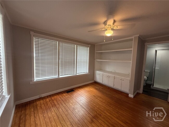 Building Photo - 504 N Maple St