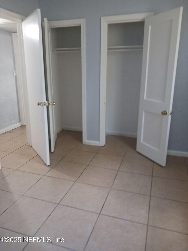 Building Photo - 2124 Danese St