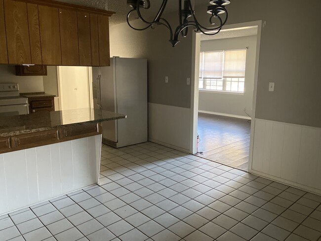 Building Photo - 511 Mark St