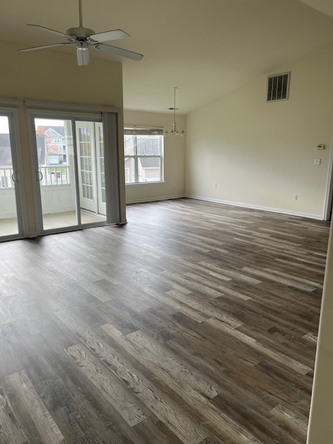 Building Photo - 140 Rock Ledge Ct