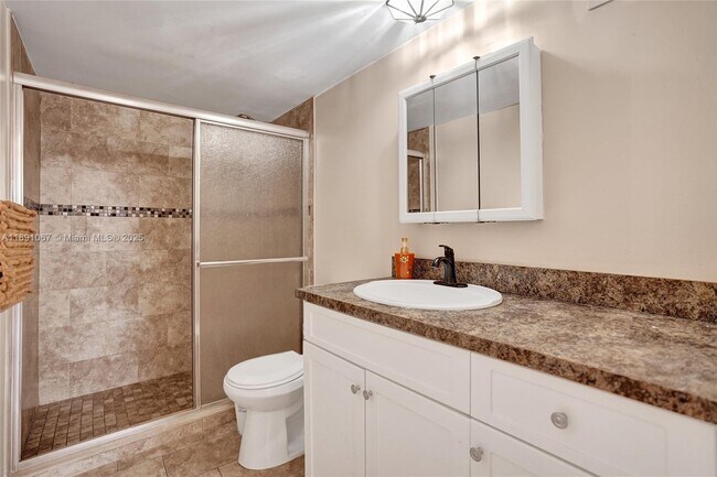 Building Photo - 1833 S Ocean Dr