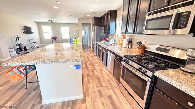 Building Photo - 61 Morning Mimosa Ct