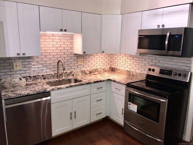 Building Photo - 308 Conestoga Way