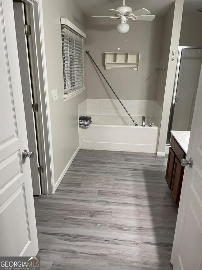 Building Photo - 331 Oakview Way