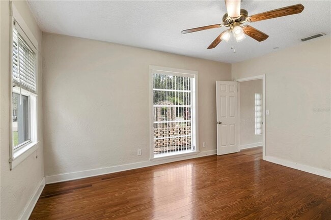 Building Photo - 689 Overspin Dr