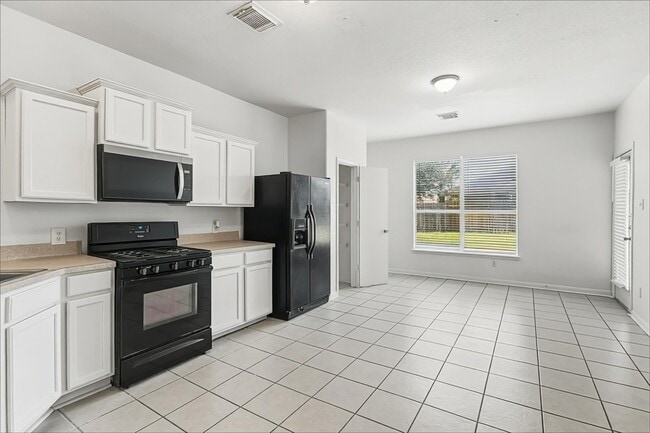Building Photo - 1631 Laura Anne Dr
