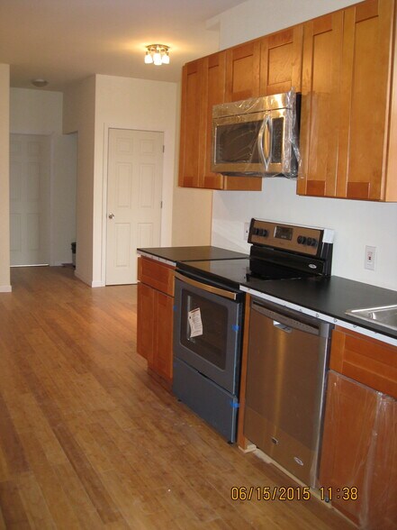 Kitchen/Dining Area - 3223 N 15th St