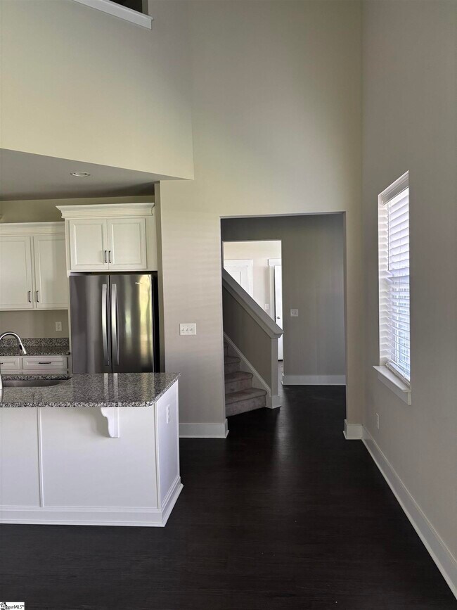 Building Photo - 109 Creekhaven Ln
