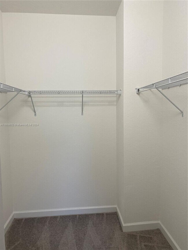 Building Photo - 320 NE 208th Terrace