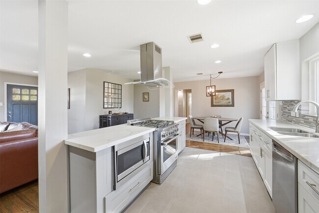 Building Photo - 2626 Willowby Dr