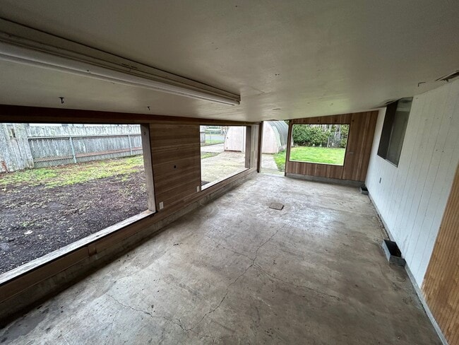 Building Photo - WES410