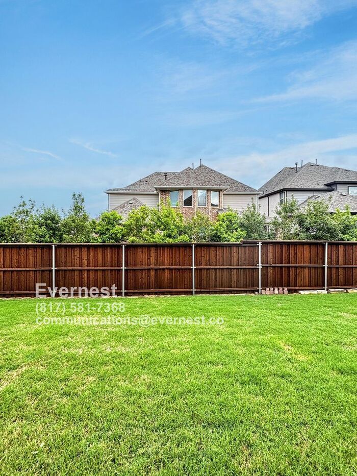 Building Photo - 914 Devonshire Dr