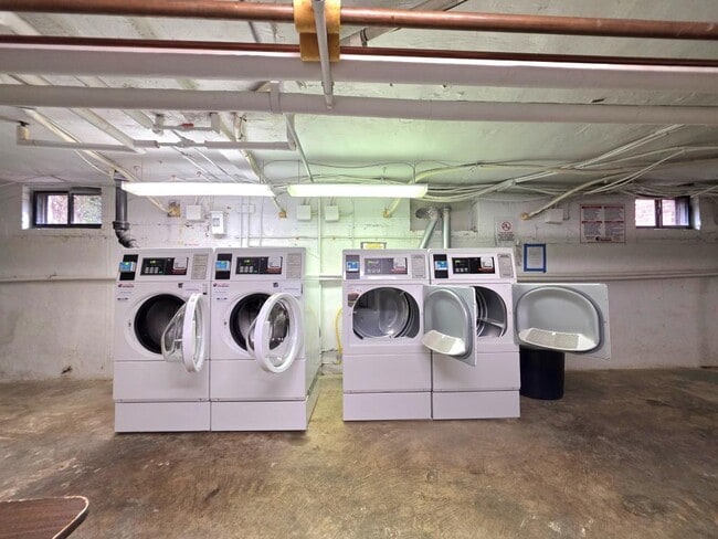 Building Photo - 6620 Boulevard View