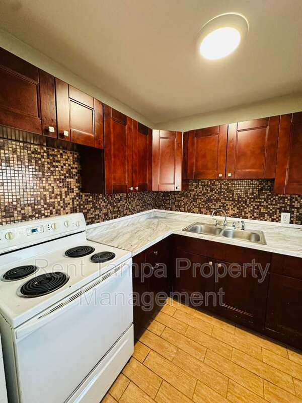 Building Photo - 761 22nd Ave S