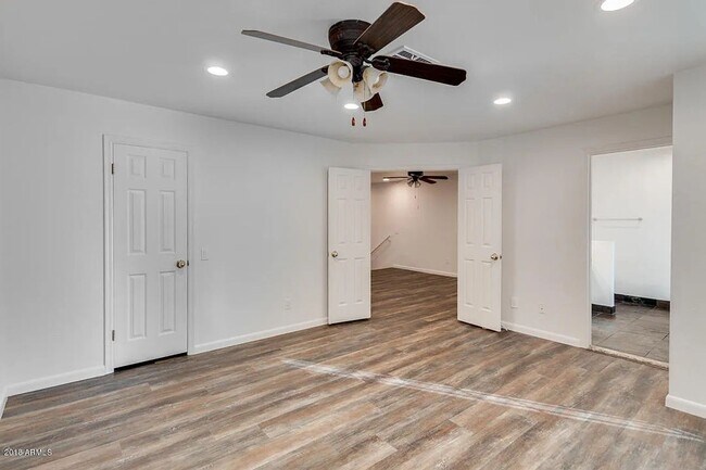 Building Photo - Renaissance Park Condo - Updated Penthouse...